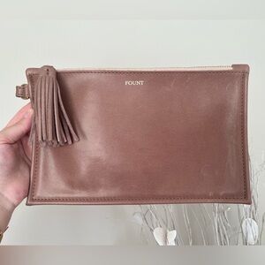 FOUNT LEATHER The Finley Clutch in Ballet Slipper, New